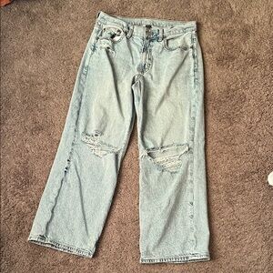 American Eagle Outfitters Light Wash Distressed Women’s Jeans